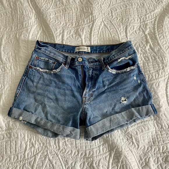 Abercrombie & Fitch Mid-rise Boyfriend Shorts - Picture 1 of 5